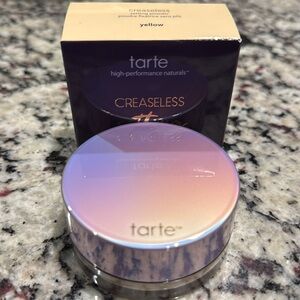 Tarte Creaseless Setting Powder in shade Yellow
